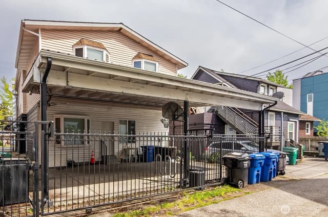 Property photo for 3015 Beacon Avenue S, Seattle photo 5