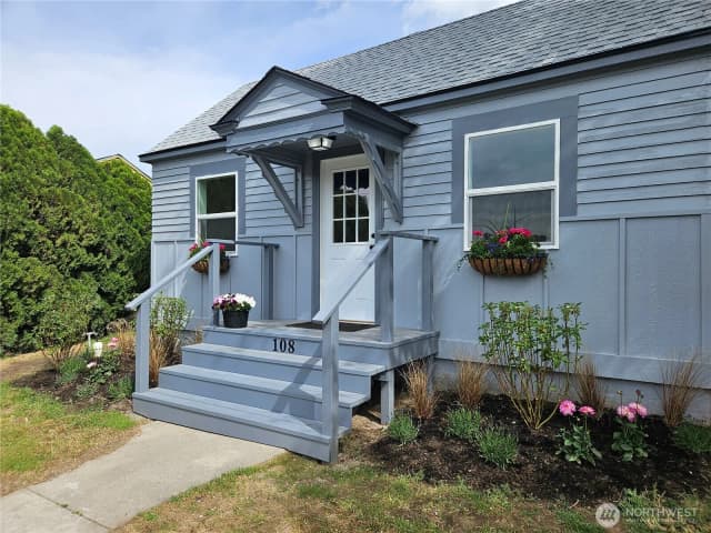 Property photo for 108 W 3rd Street, Lind photo 3