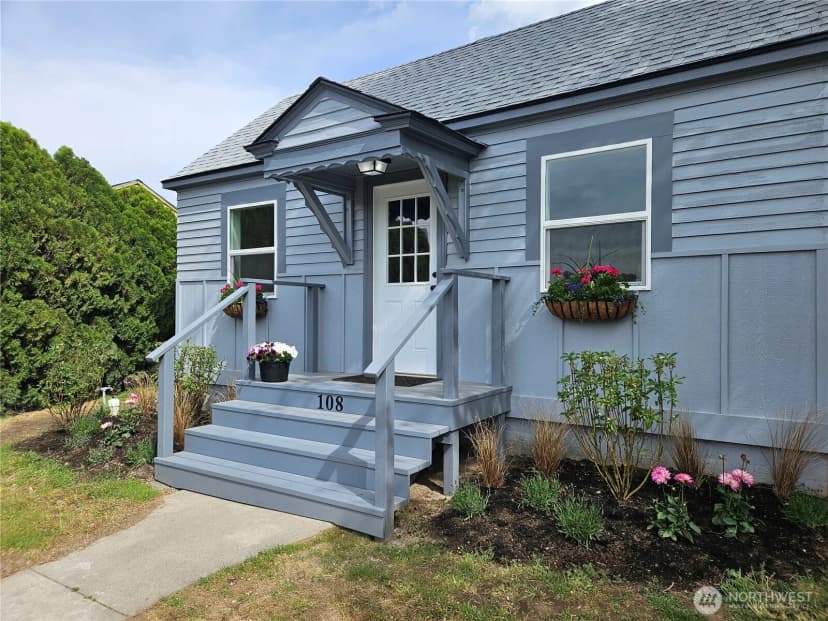 Property photo for 108 W 3rd Street, Lind photo 3