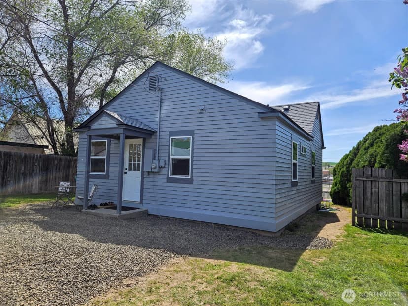 Property photo for 108 W 3rd Street, Lind photo 29