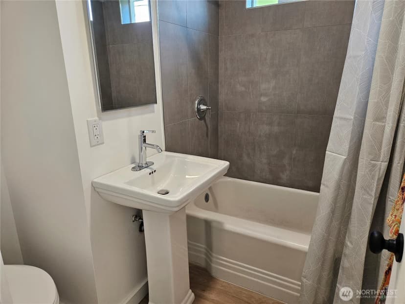 Property photo for 108 W 3rd Street, Lind photo 24