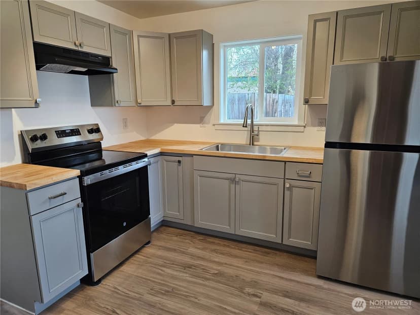 Property photo for 108 W 3rd Street, Lind photo 12