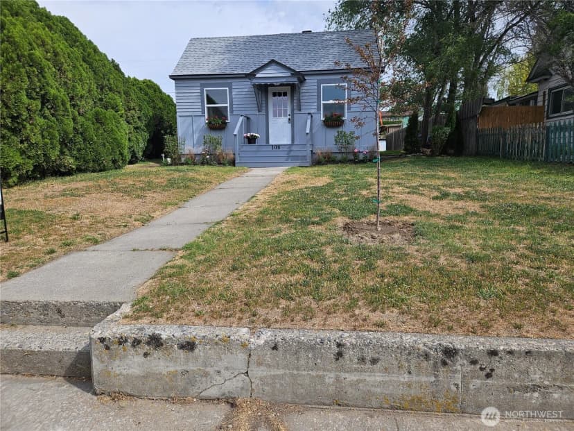 Property photo for 108 W 3rd Street, Lind photo 5