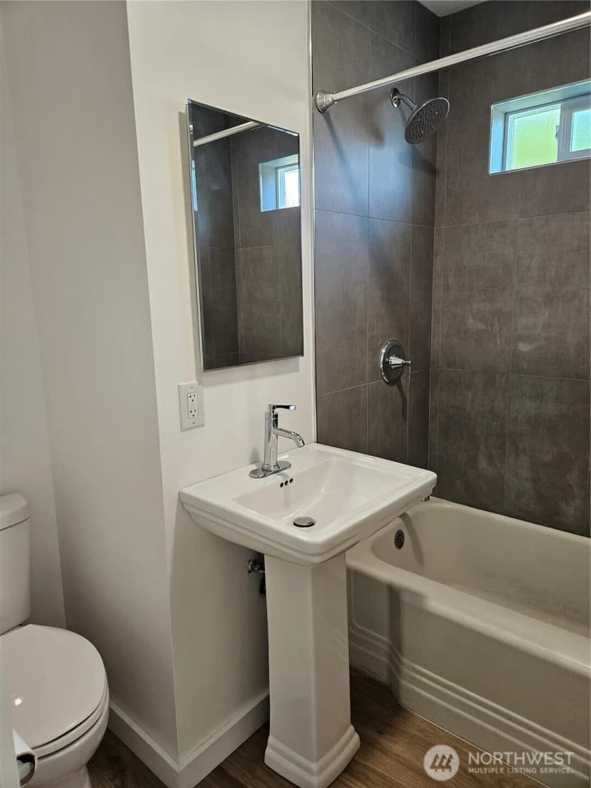 Property photo for 108 W 3rd Street, Lind photo 25