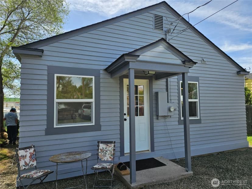 Property photo for 108 W 3rd Street, Lind photo 10