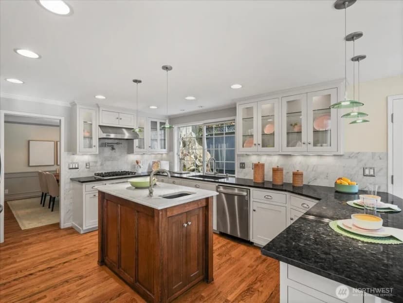 Property photo for 8255 Se 59th Street, Mercer Island photo 10