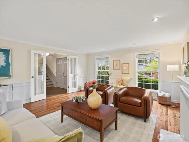 Property photo for 8255 Se 59th Street, Mercer Island photo 2