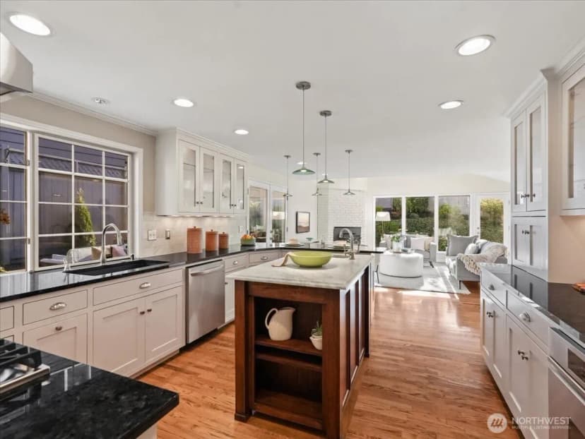 Property photo for 8255 Se 59th Street, Mercer Island photo 3