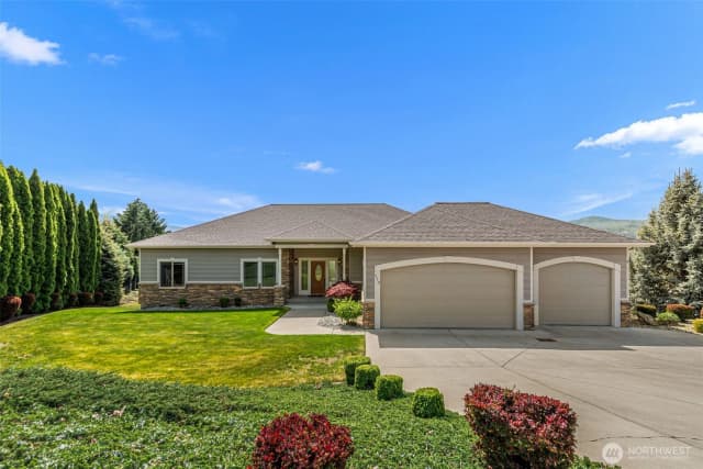 Property photo for 718 Briarwood Drive, East Wenatchee