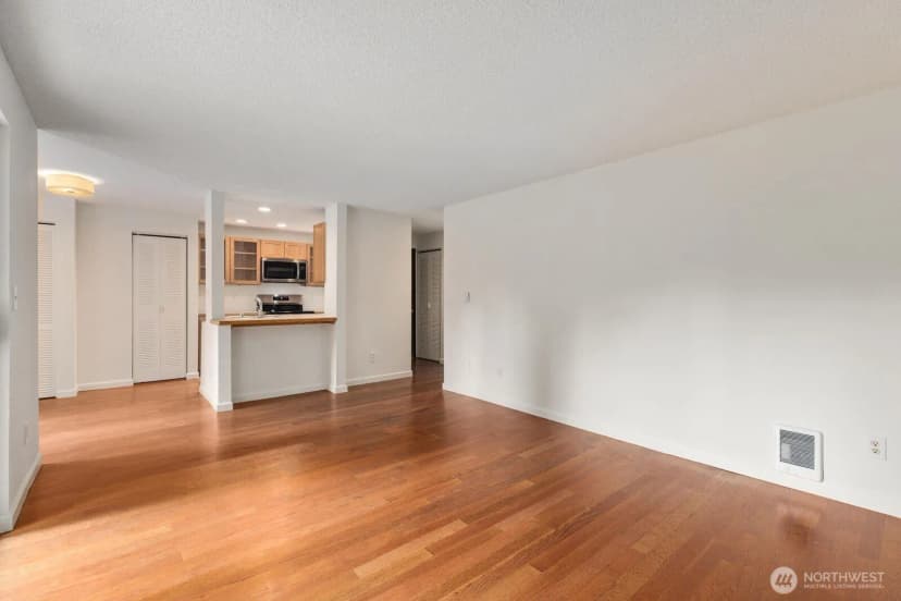Property photo for 7307 224th Street Sw #d5, Edmonds photo 10