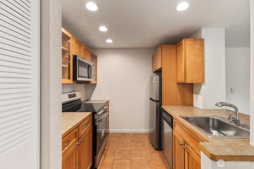 Property photo for 7307 224th Street Sw #d5, Edmonds photo 17
