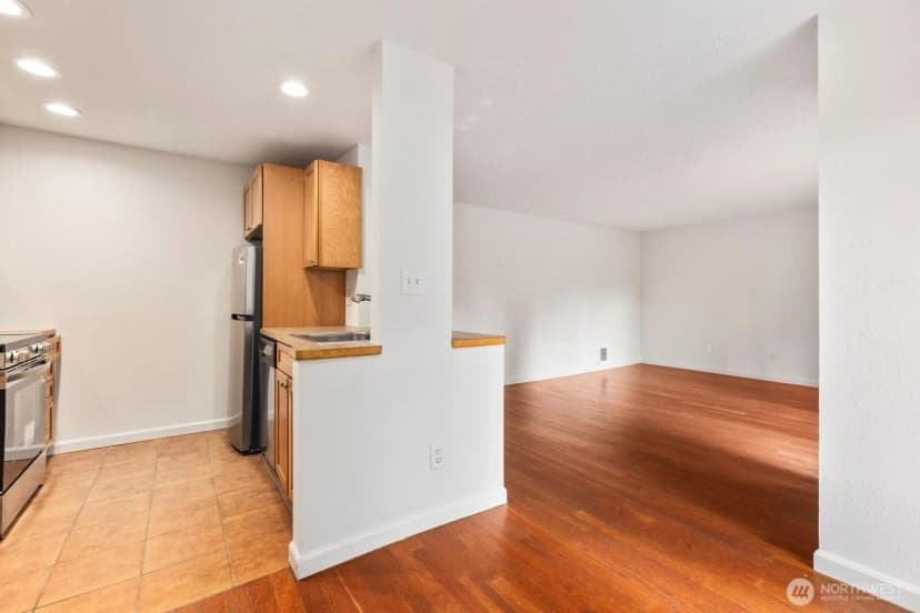 Property photo for 7307 224th Street Sw #d5, Edmonds photo 16