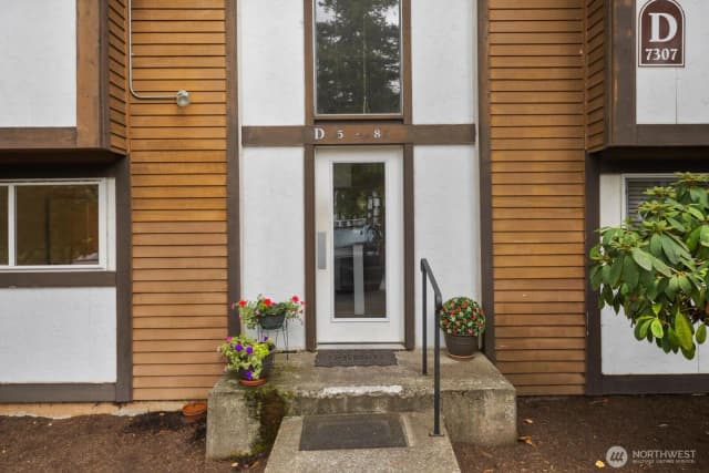 Property photo for 7307 224th Street Sw #d5, Edmonds photo 2