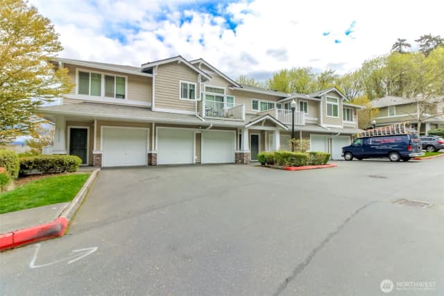 Property photo for 21230 40th Way S #e, Sea Tac