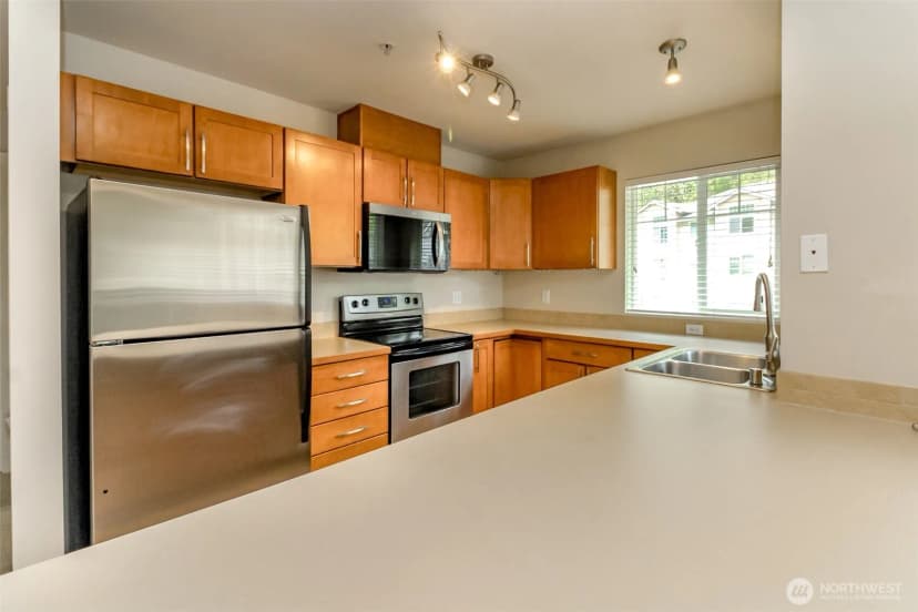 Property photo for 21230 40th Way S #e, Sea Tac photo 8