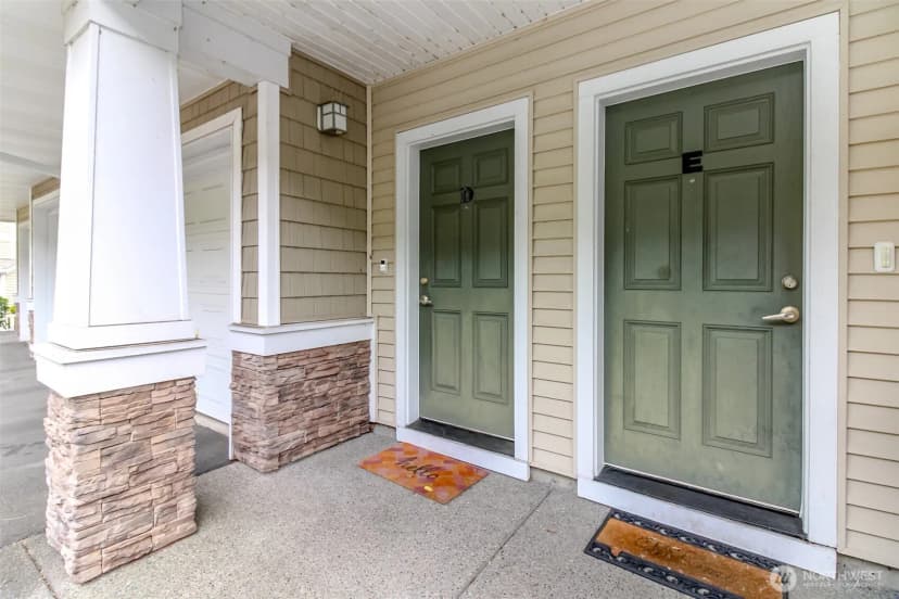 Property photo for 21230 40th Way S #e, Sea Tac photo 2
