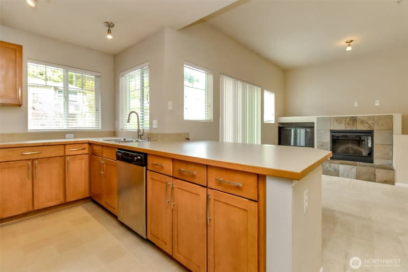 Property photo for 21230 40th Way S #e, Sea Tac photo 7