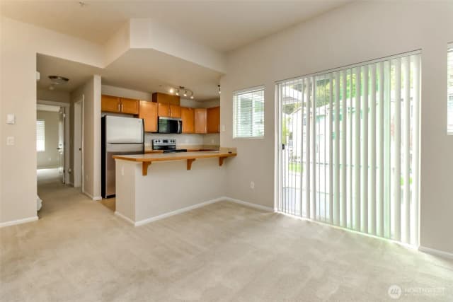 Property photo for 21230 40th Way S #e, Sea Tac photo 5