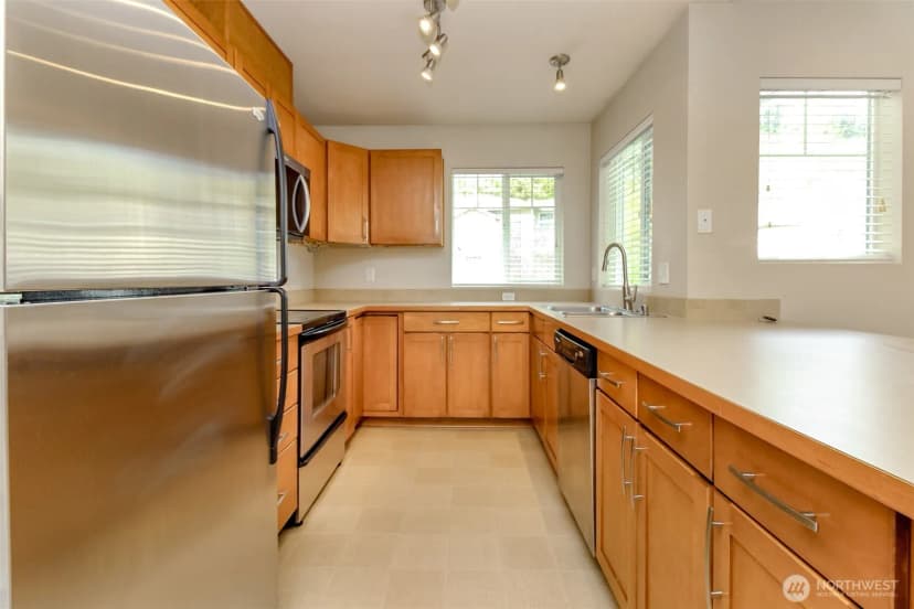 Property photo for 21230 40th Way S #e, Sea Tac photo 9