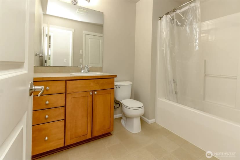 Property photo for 21230 40th Way S #e, Sea Tac photo 11