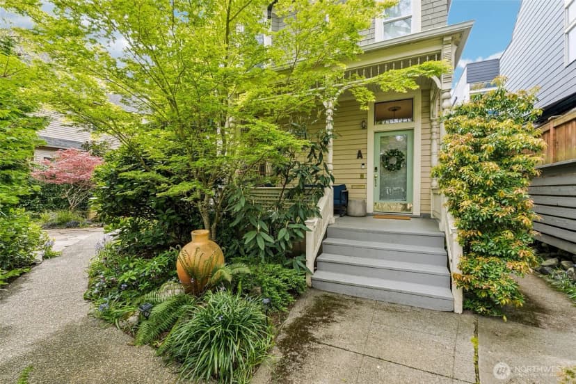 Property photo for 917 18th Avenue #a, Seattle