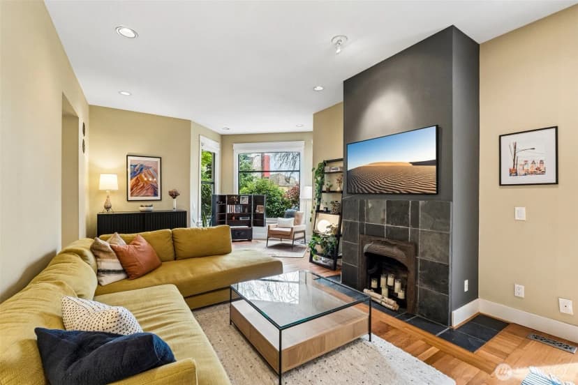 Property photo for 917 18th Avenue #a, Seattle photo 9