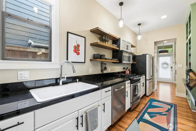 Property photo for 917 18th Avenue #a, Seattle photo 15