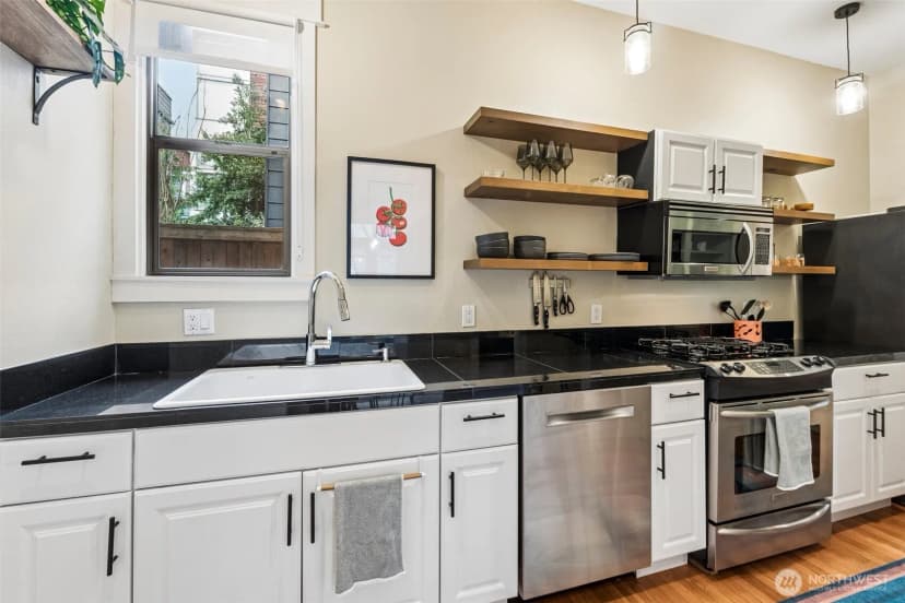 Property photo for 917 18th Avenue #a, Seattle photo 16