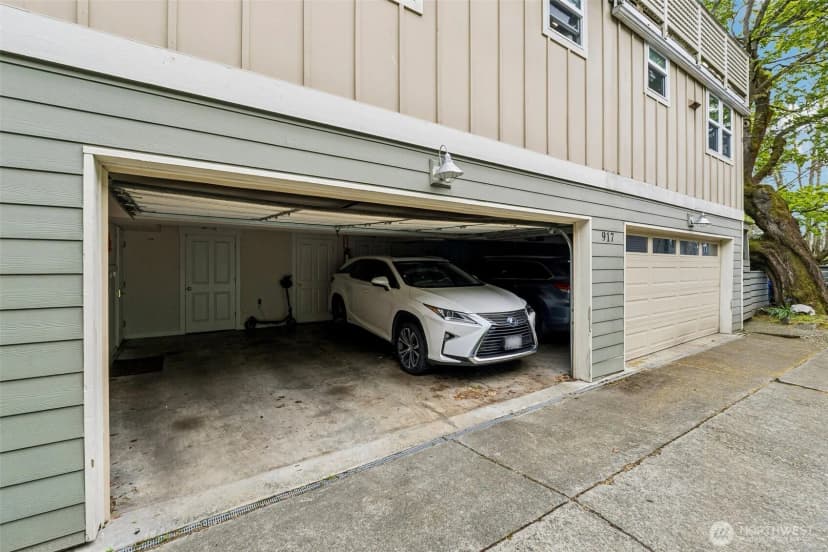 Property photo for 917 18th Avenue #a, Seattle photo 31