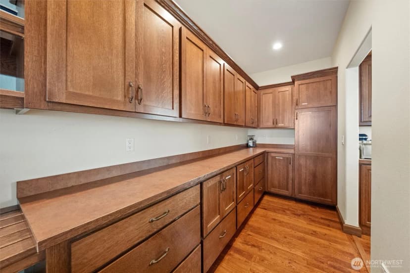 Property photo for 25725 Lincoln Hill Pl E, Creston photo 9