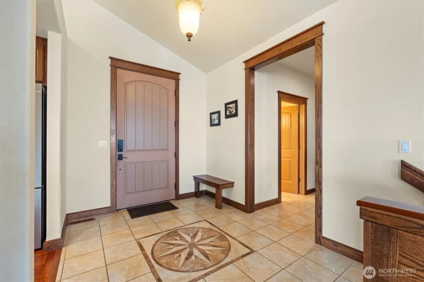 Property photo for 25725 Lincoln Hill Pl E, Creston photo 4