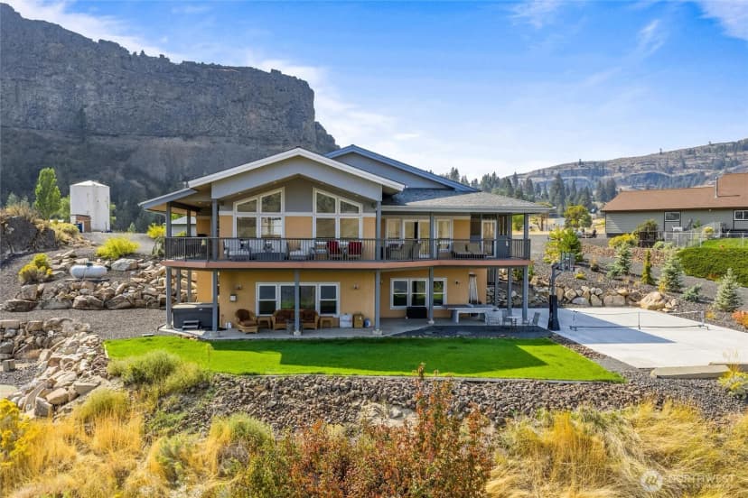 Property photo for 25725 Lincoln Hill Pl E, Creston