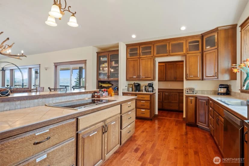 Property photo for 25725 Lincoln Hill Pl E, Creston photo 10