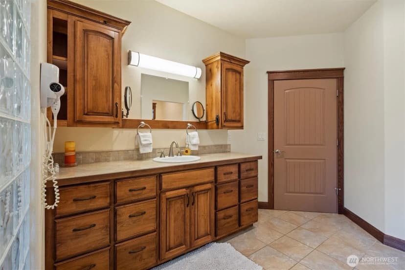 Property photo for 25725 Lincoln Hill Pl E, Creston photo 17