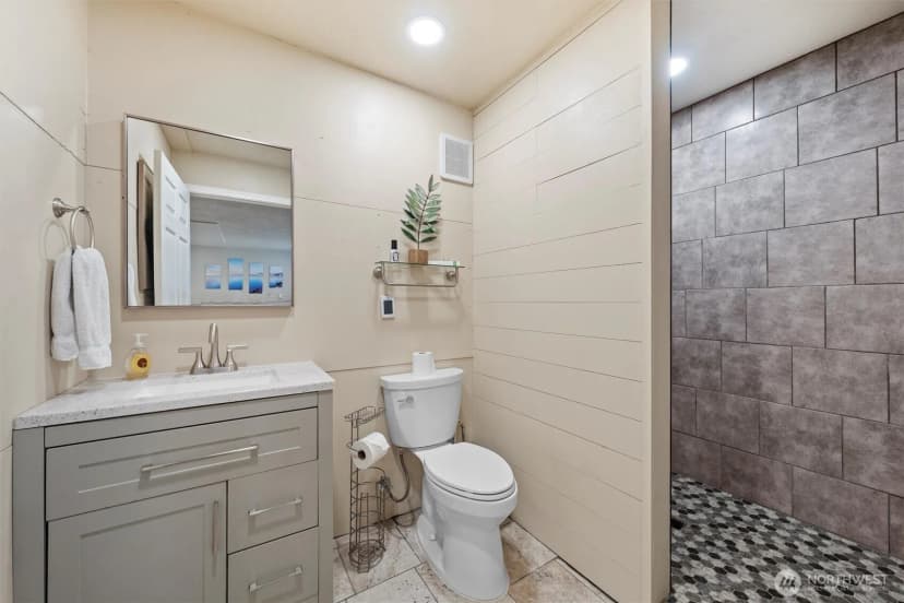Property photo for 25725 Lincoln Hill Pl E, Creston photo 30