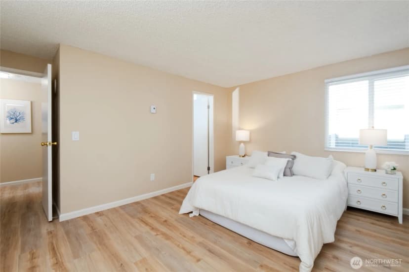 Property photo for 17302 Ne 45th Street #101, Redmond photo 10