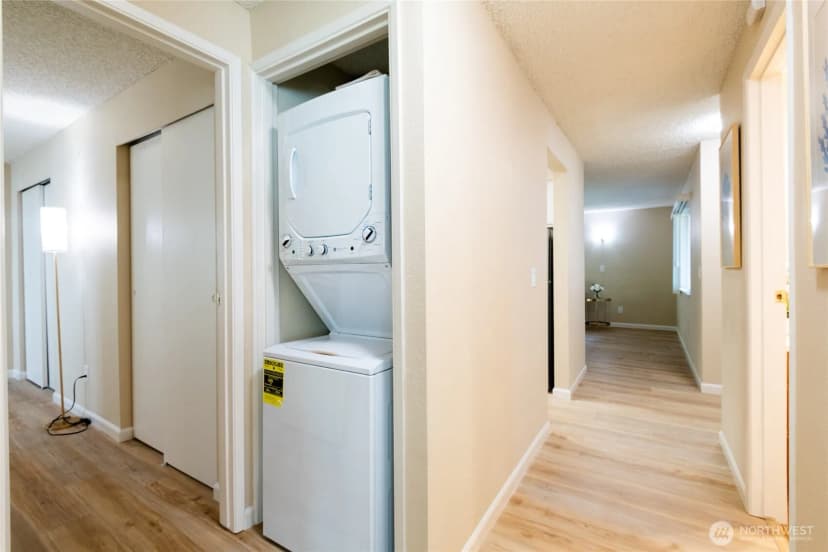 Property photo for 17302 Ne 45th Street #101, Redmond photo 8