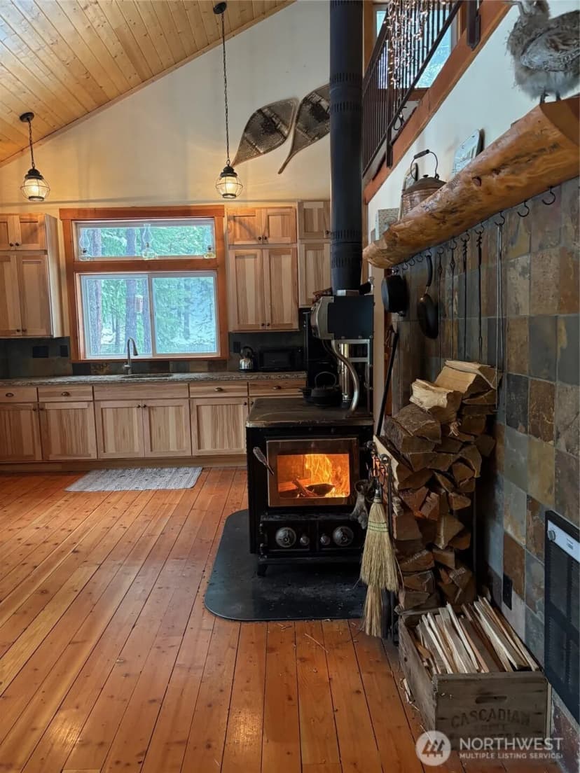 Property photo for 19052 Gill Creek Road, Lake Wenatchee photo 7