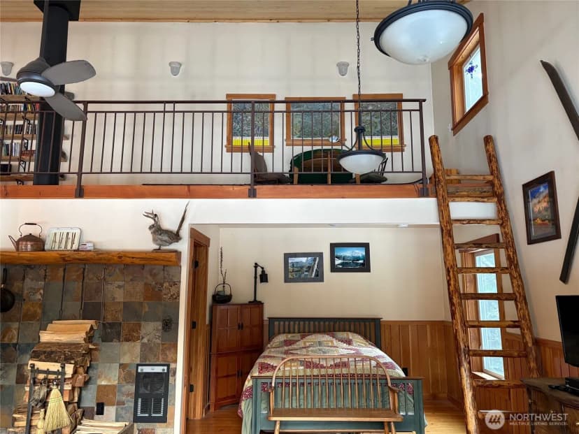 Property photo for 19052 Gill Creek Road, Lake Wenatchee photo 9