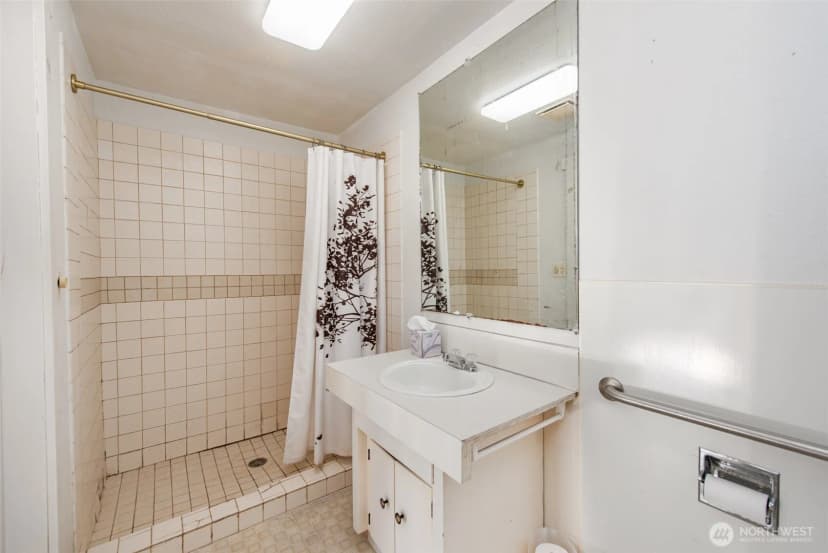 Property photo for 318 W 8th Street, Port Angeles photo 23