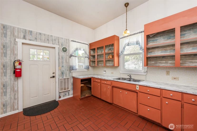 Property photo for 318 W 8th Street, Port Angeles photo 17