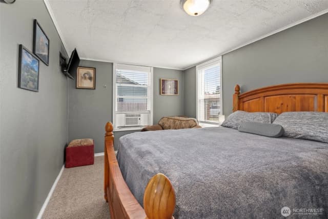 Property photo for 450 Cedar Street, Toledo photo 4
