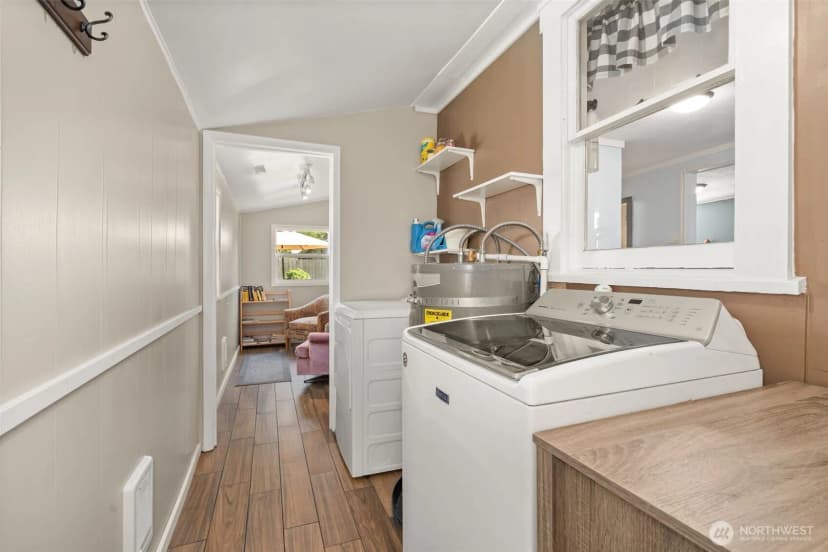 Property photo for 450 Cedar Street, Toledo photo 10