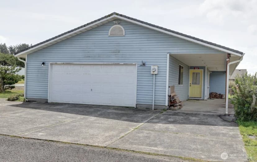 Property photo for 816 325th Street, Ocean Park photo 2