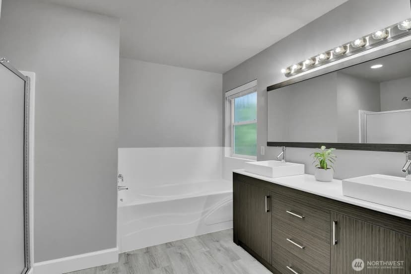 Property photo for 10116 28th Drive Se, Everett photo 11