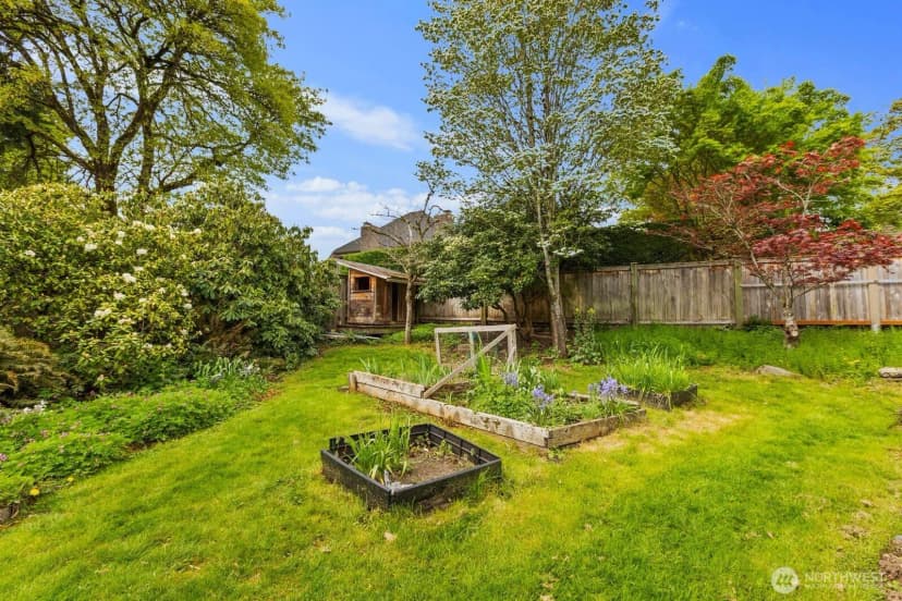 Property photo for 10434 Ne 17th Street, Bellevue photo 31