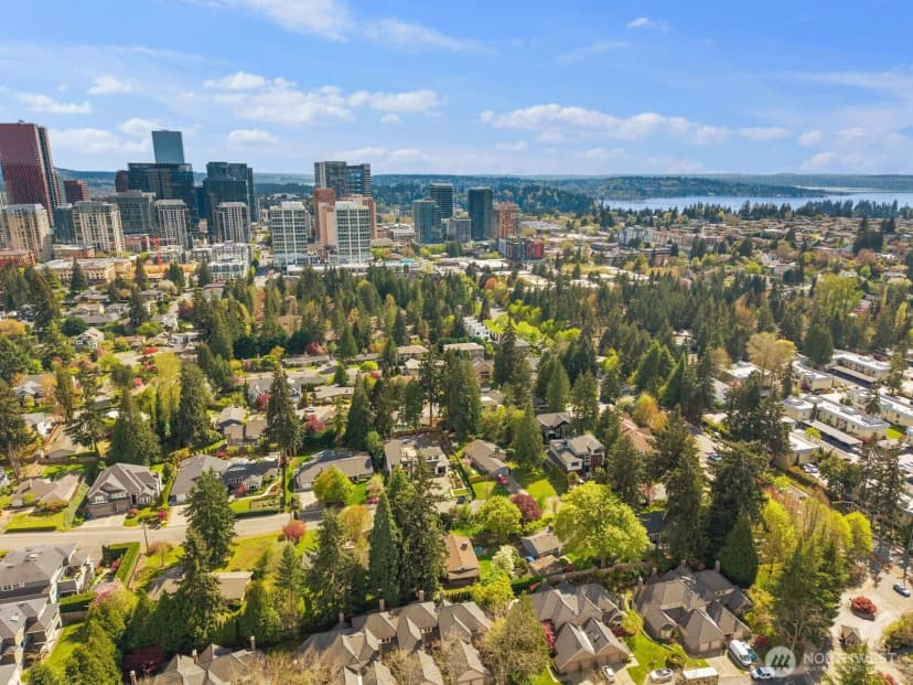 Property photo for 10434 Ne 17th Street, Bellevue photo 36