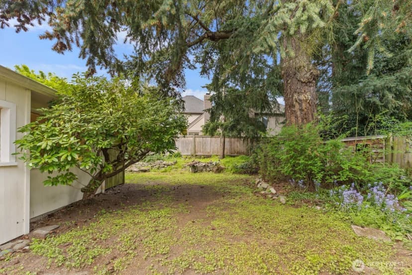 Property photo for 10434 Ne 17th Street, Bellevue photo 28