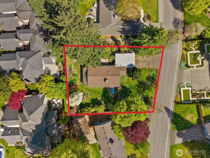 Property photo for 10434 Ne 17th Street, Bellevue photo 33