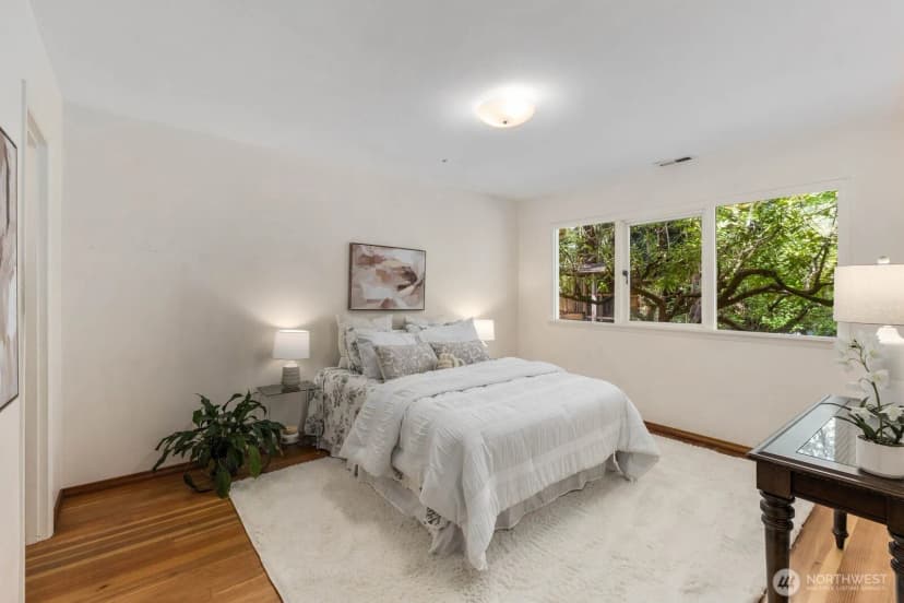 Property photo for 10434 Ne 17th Street, Bellevue photo 21